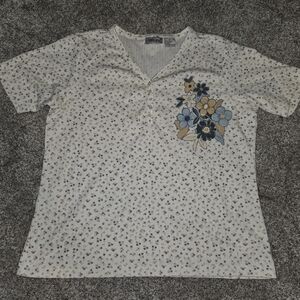 Floral Patterned V-Neck Top